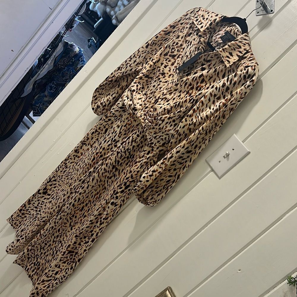 Cute two-piece outfit‎ by Rachel Roy